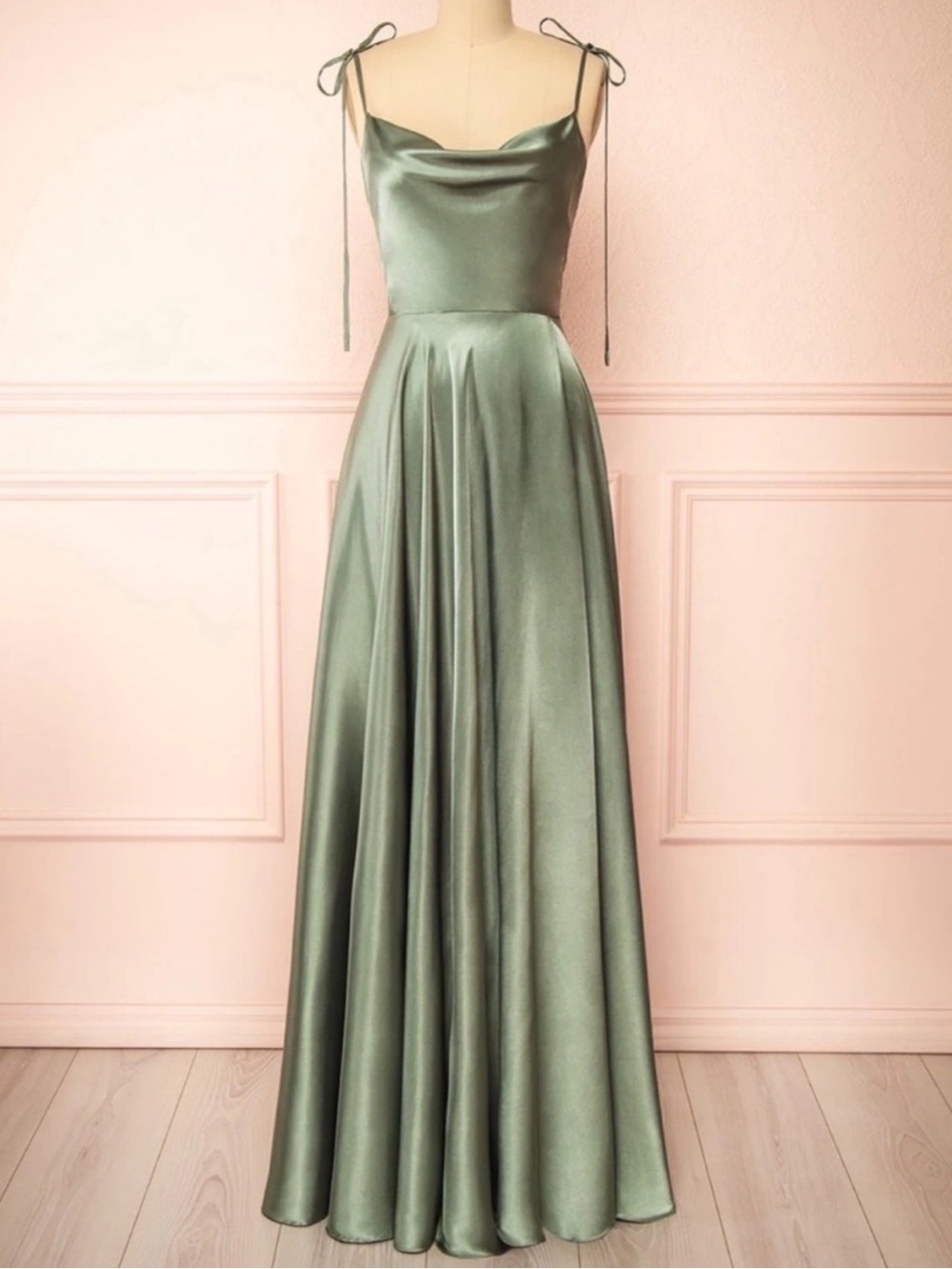 Greenish dresy